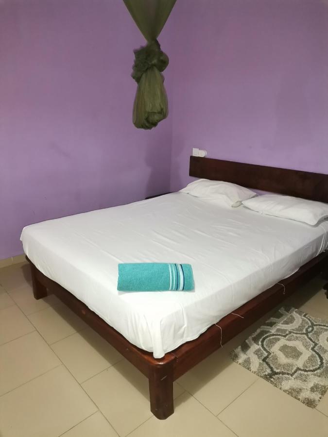 Hotel Badinca Alojamento Low Cost In Bissau Avenida Francisco Mendes Exteriör bild