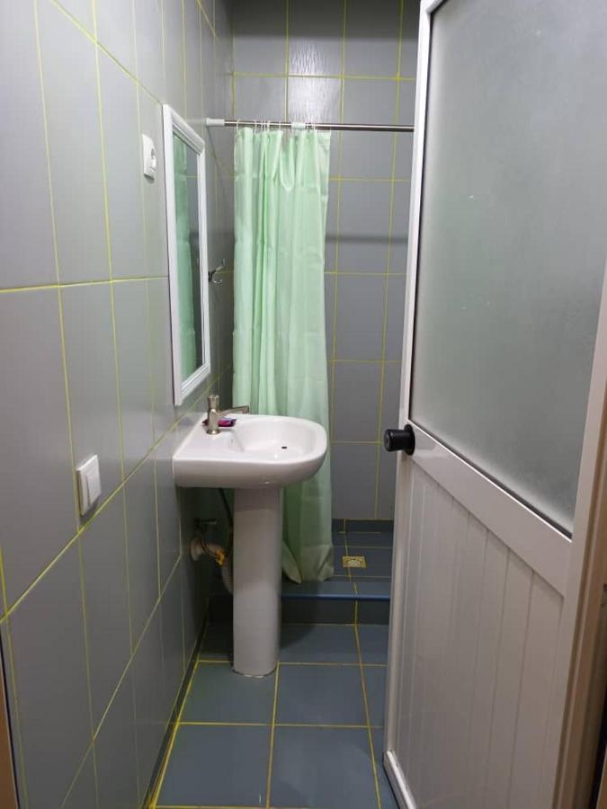 Hotel Badinca Alojamento Low Cost In Bissau Avenida Francisco Mendes Exteriör bild