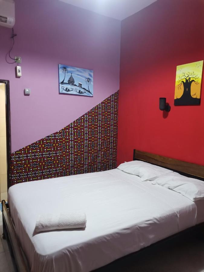 Hotel Badinca Alojamento Low Cost In Bissau Avenida Francisco Mendes Exteriör bild