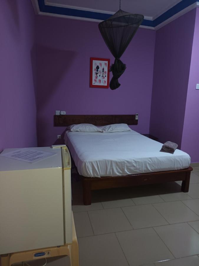 Hotel Badinca Alojamento Low Cost In Bissau Avenida Francisco Mendes Exteriör bild