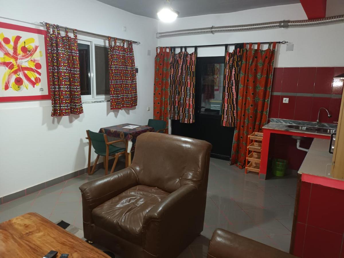 Hotel Badinca Alojamento Low Cost In Bissau Avenida Francisco Mendes Exteriör bild
