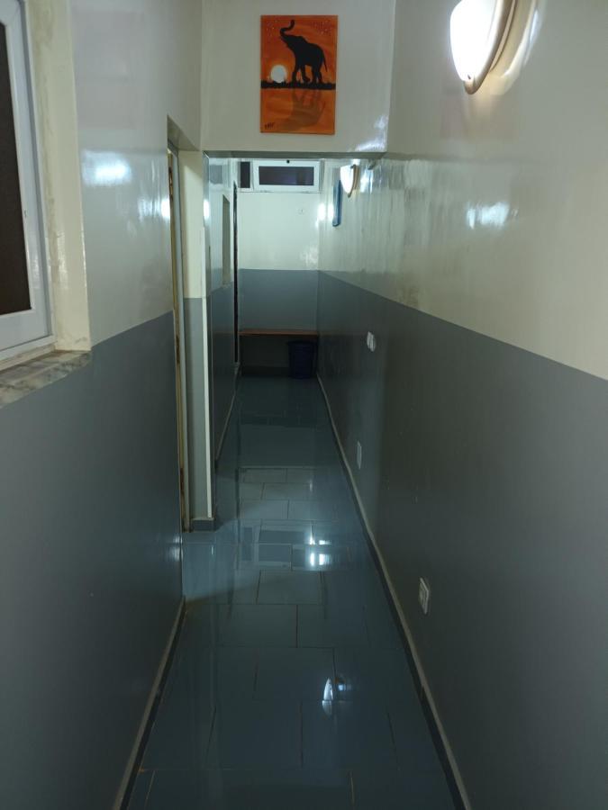 Hotel Badinca Alojamento Low Cost In Bissau Avenida Francisco Mendes Exteriör bild